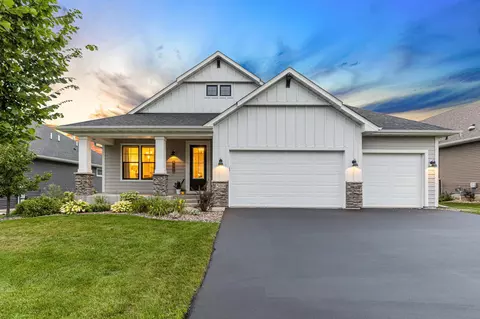 580 Jade Trl N, Lake Elmo, MN 55042