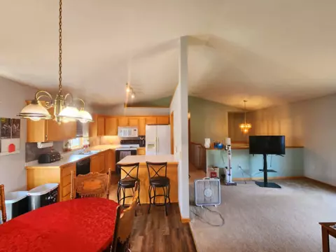 1007 Hilltop St, Braham, MN 55006 photo 8