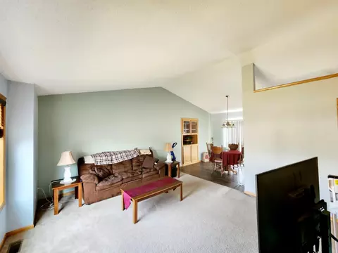 1007 Hilltop St, Braham, MN 55006 photo 4
