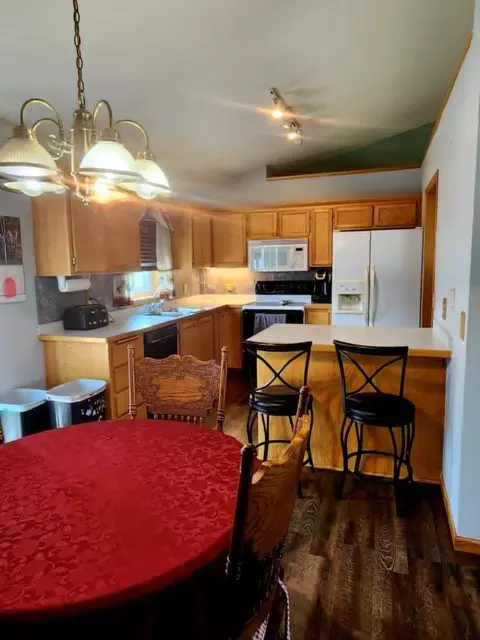 1007 Hilltop St, Braham, MN 55006 photo 3