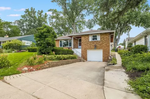 662 Woodlawn Ave, Saint Paul, MN 55116