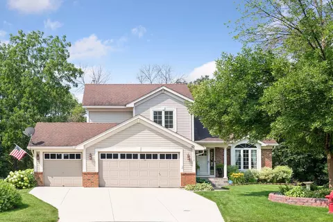 1372 Mockingbird Dr, Waconia, MN 55387