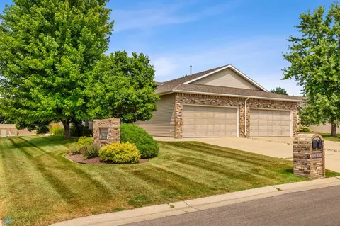 3123 Timberline Cir S, Fargo, ND 58104