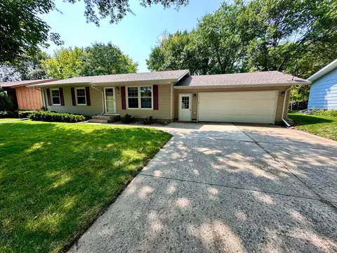 1102 Cheryl Ave, Marshall, MN 56258