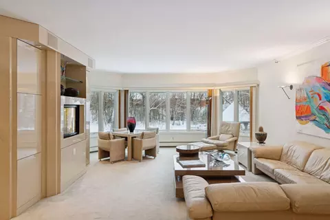 12700 Sherwood Pl #102, Minnetonka, MN 55305