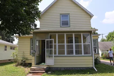 421 W King St, Winona, MN 55987