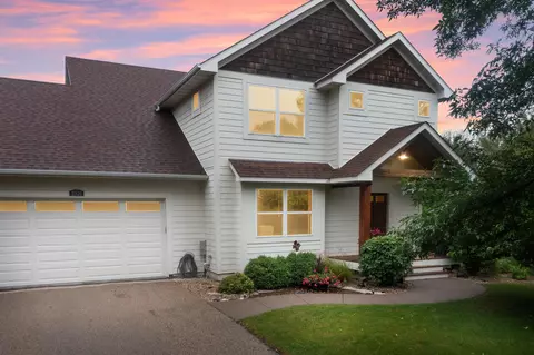2326 Fieldstone Curv, Woodbury, MN 55129