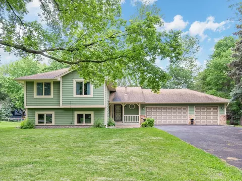 4995 Larch Ln N, Plymouth, MN 55442