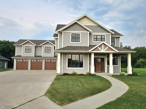 421 Liberty Ln, Horace, ND 58047