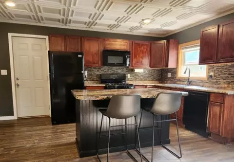 1025 Lakeview Ave, Windom, MN 56101 photo 4