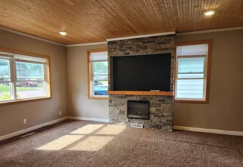 1025 Lakeview Ave, Windom, MN 56101 photo 3
