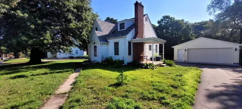 821 8th Ave NW, New Brighton, MN 55112