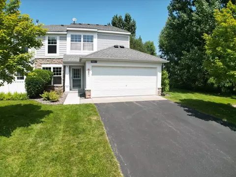 5085 149th St N #2, Hugo, MN 55038