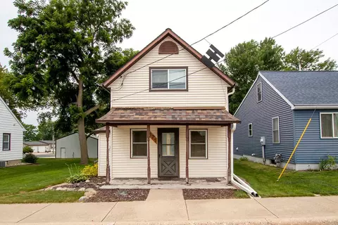 125 Tower Ave, Silver Lake, MN 55381