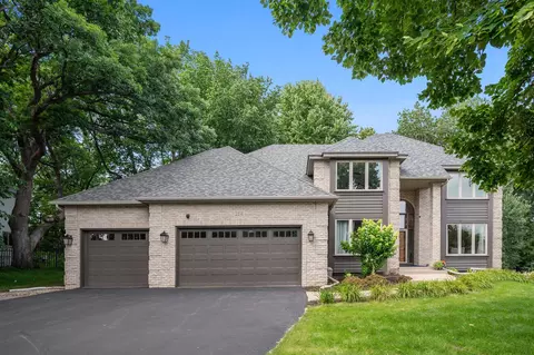 204 Geneva Blvd, Burnsville, MN 55306