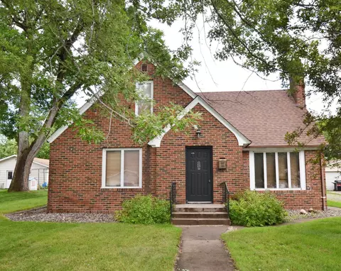 435 3rd Ave NW, Milaca, MN 56353