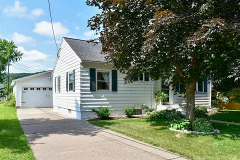 3985 W 8th St, Goodview, MN 55987