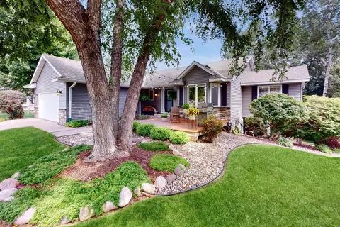 7519 31st Street Pl, Oakdale, MN 55128