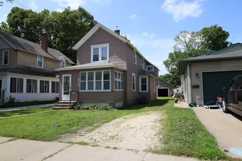 413 Dacota St, Winona, MN 55987