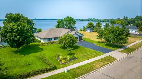 221 Irving Beach Dr SW, Bemidji, MN 56601