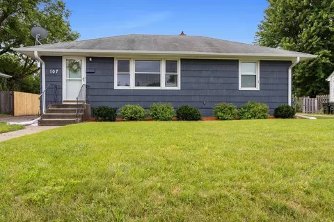 107 Spruce St W, South Saint Paul, MN 55075