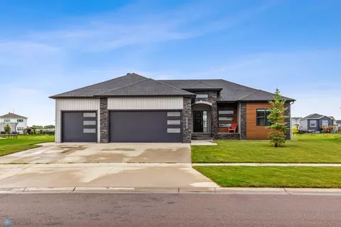 2025 S 67th Ave S, Fargo, ND 58104