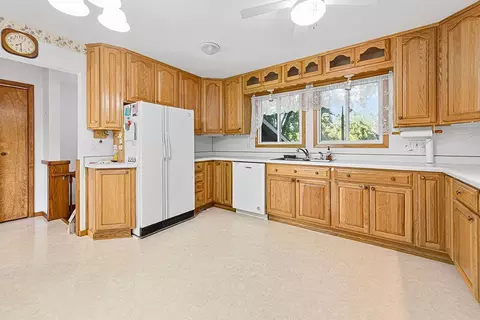 2213 Baker Trl, Faribault, MN 55021 photo 12
