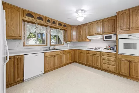 2213 Baker Trl, Faribault, MN 55021 photo 13