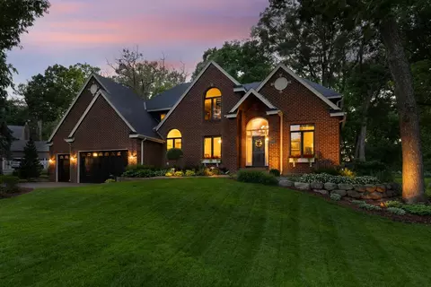 14930 Richards Dr W, Minnetonka, MN 55345