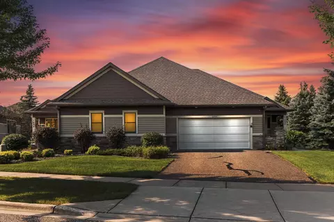 1090 Lakemoor Dr, Woodbury, MN 55129