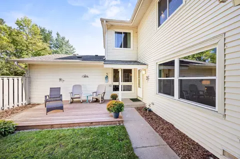 1066 Carmel Ct, Shoreview, MN 55126