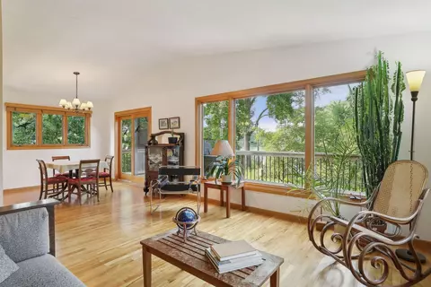 869 Cobb Rd, Shoreview, MN 55126
