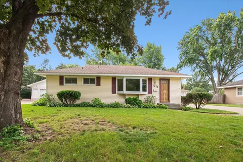 1711 W 84th St, Bloomington, MN 55431