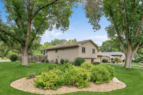 1400 E 131st St, Burnsville, MN 55337