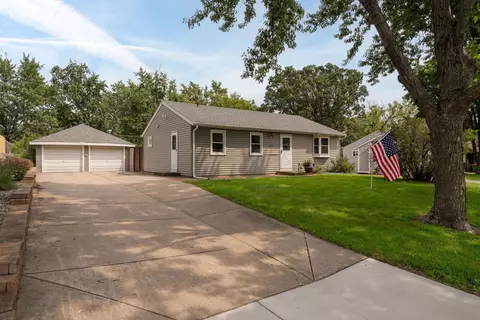 10925 6th St NE, Blaine, MN 55434
