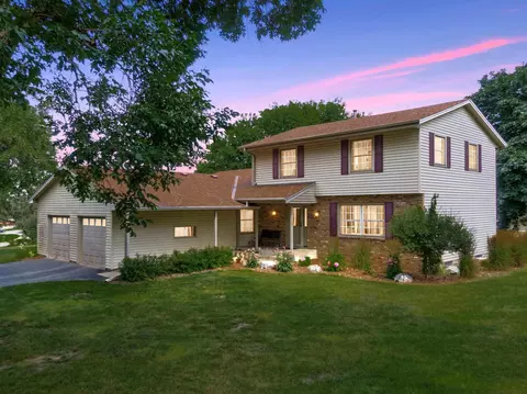 2409 Horizon Rd, Burnsville, MN 55337