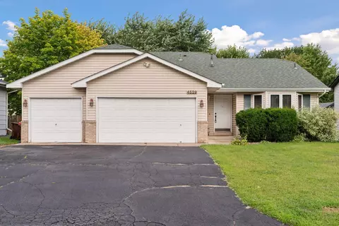 4529 Helena Rd N, Oakdale, MN 55128