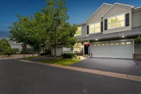 1600 Legacy Pkwy E #2, Maplewood, MN 55109