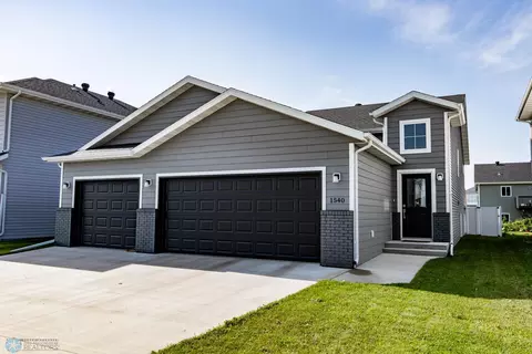 1540 66th Ave S, Fargo, ND 58104