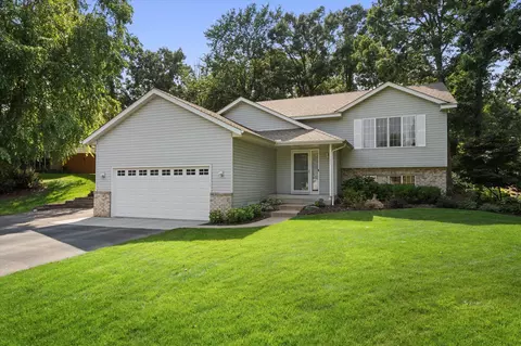 585 Mcknight Rd S, Saint Paul, MN 55119