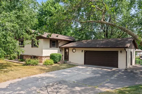 121 Arbor Ln, Burnsville, MN 55337
