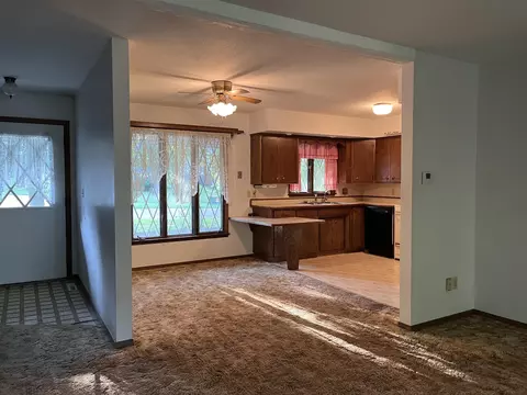 660 Miller Ave, Windom, MN 56101 photo 9