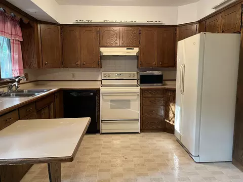 660 Miller Ave, Windom, MN 56101 photo 11
