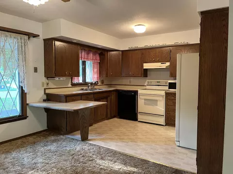 660 Miller Ave, Windom, MN 56101 photo 10