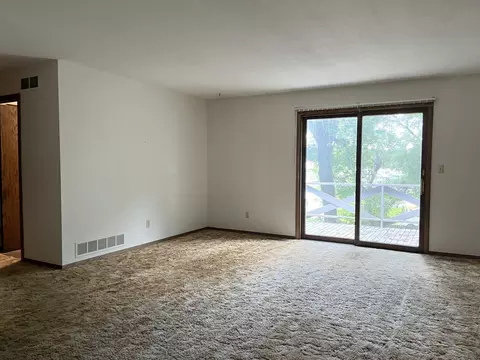 660 Miller Ave, Windom, MN 56101 photo 3