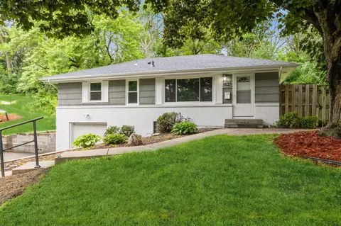 11941 Bradford Rd, Minnetonka, MN 55343
