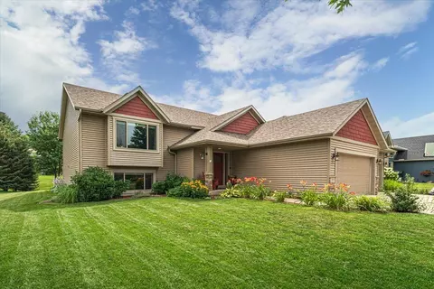 2835 Oak Lawn Dr, Northfield, MN 55057