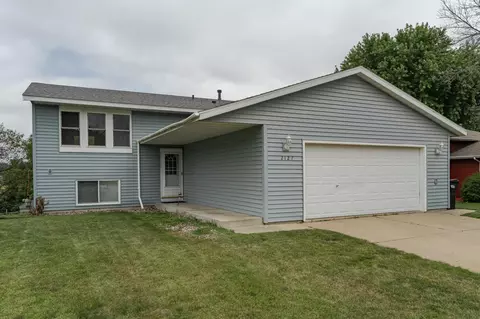 2127 52nd St NW, Rochester, MN 55901