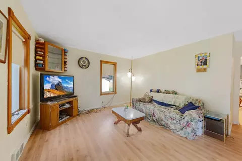 519 10th St SW, Faribault, MN 55021 photo 3