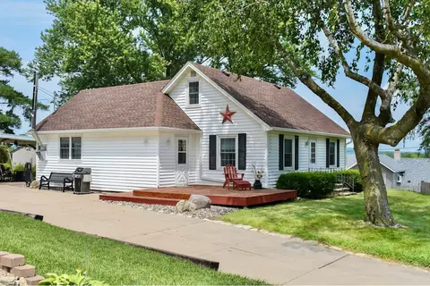 21975 South St, Winona, MN 55987